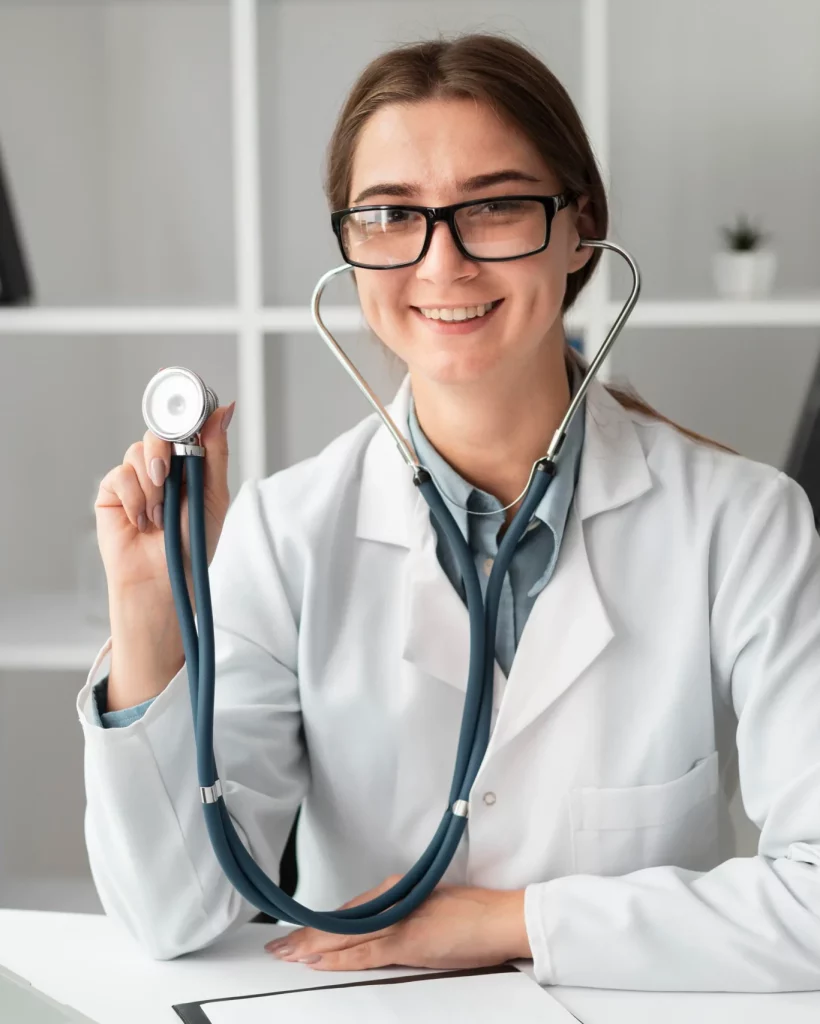 portrait-doctor-posing-with-stethoscope